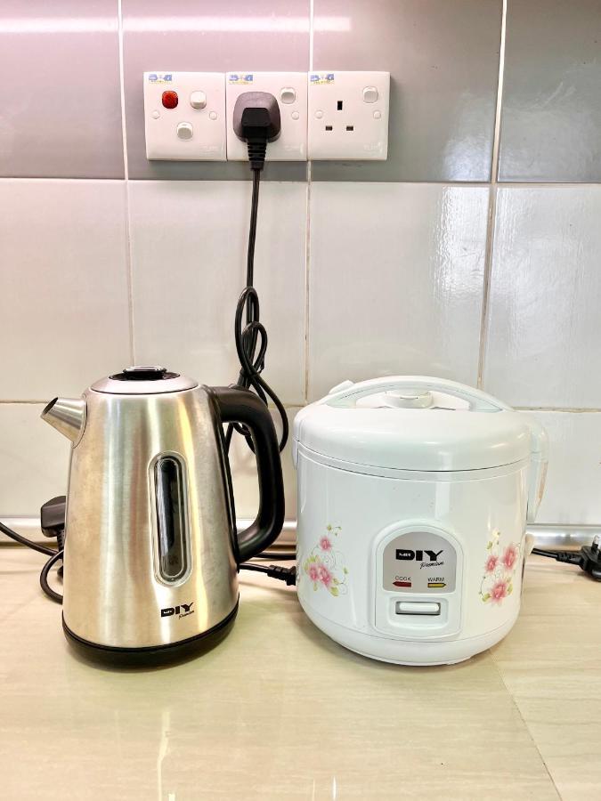 Tropika Homestay Bangi With 3 Bedrooms Каджанг Екстериор снимка