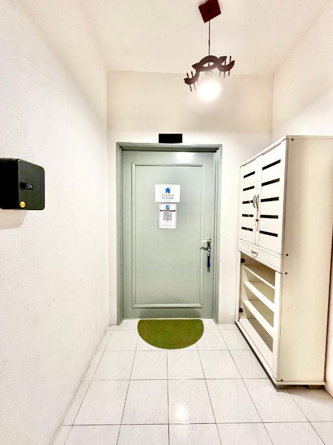 Tropika Homestay Bangi With 3 Bedrooms Каджанг Екстериор снимка